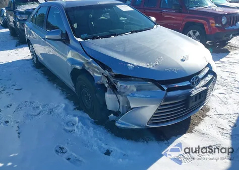 2016 Toyota Camry Le z USA, uszkodzony, nr VIN 4T4BF1FK6GR556825